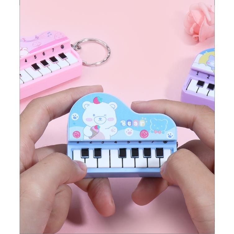 Creative Cartoon Vertical Mini Piano Keychain Can Play Fun Pronunciation Toys Children Handbag Pendant