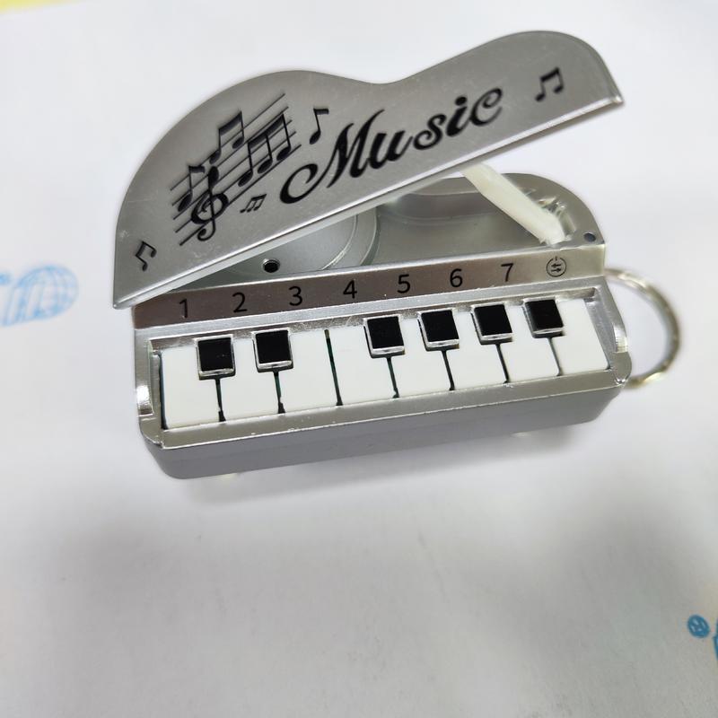 Creative Cartoon Vertical Mini Piano Keychain Can Play Fun Pronunciation Toys Children Handbag Pendant