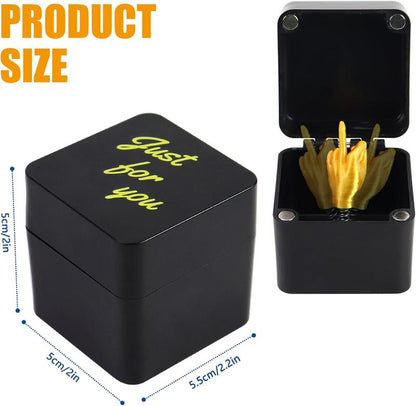 Surprise Finger in a Box, Middle Fun Finger Surprise Gift Box, Finger Pop up Gift with Box for Adults, Christmas Fun Surprise Prank Gift, for Office Desk Decor Home Decor (1 PCS)